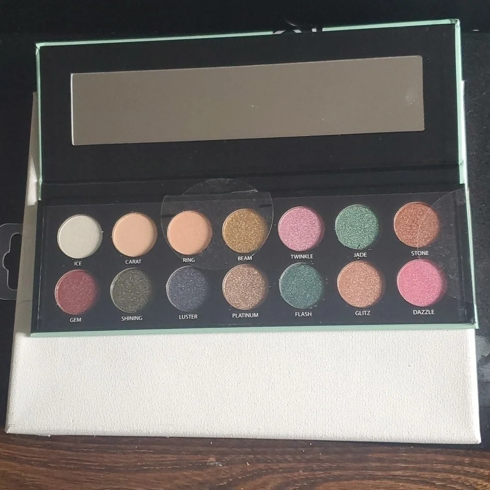Diamond 14 Color Eyeshadow Palette